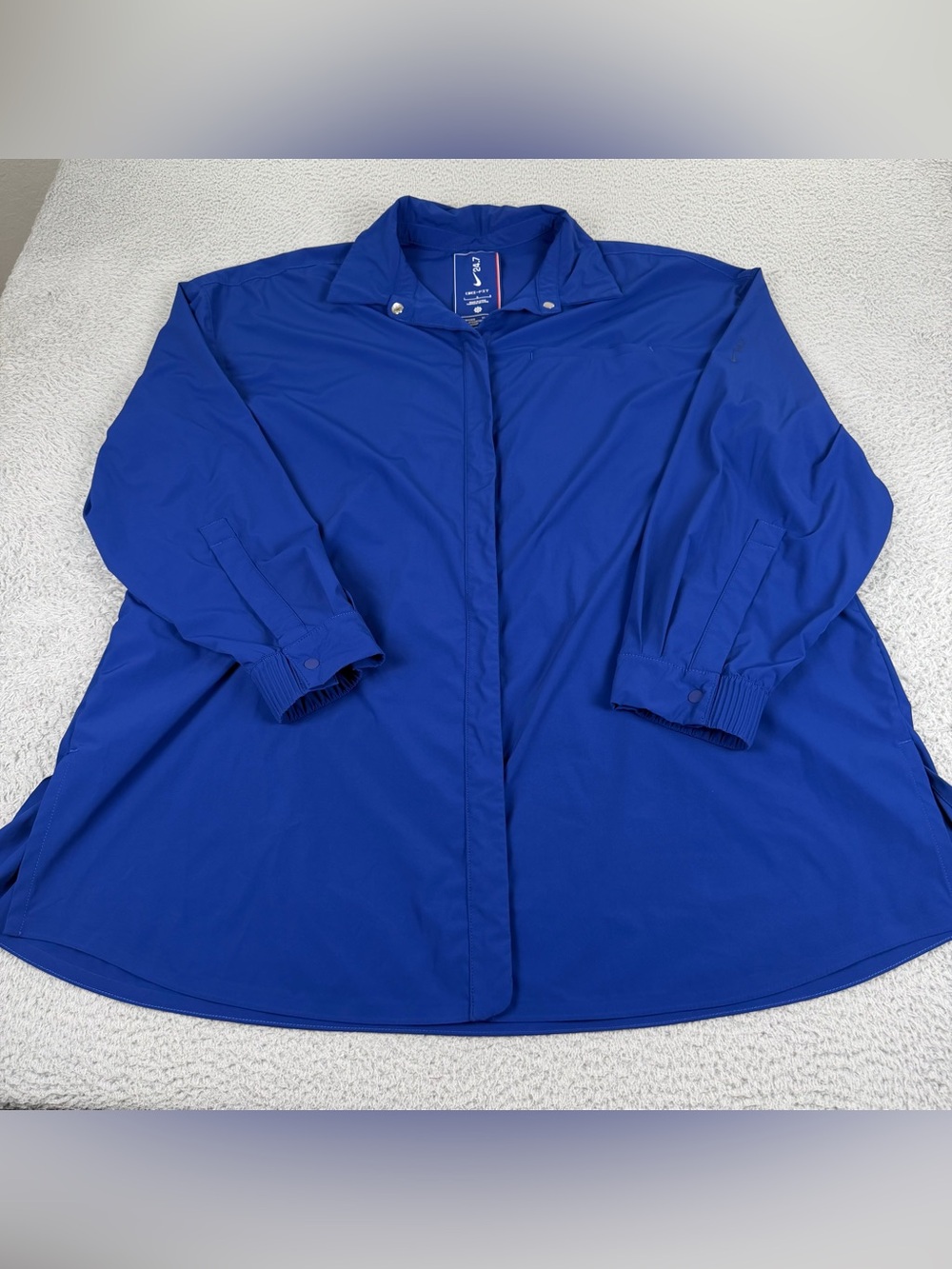 Nike Dri FIT 24.7 Perfect Stretch Oversized Shirt Womens Large Blue Snap Button